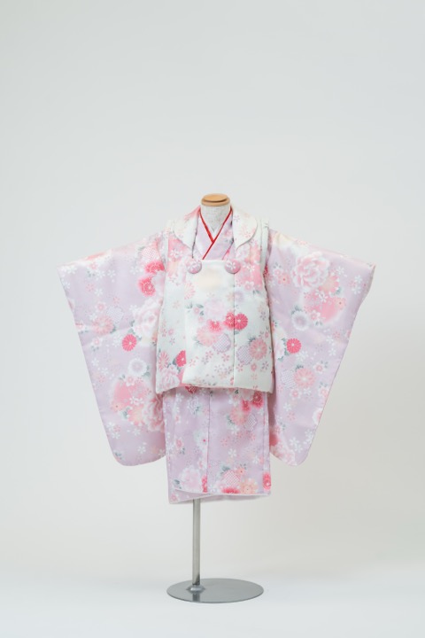 七五三(三歳) | 淡い紫とピンク、華やかな花々のグラデーション×総柄の被布