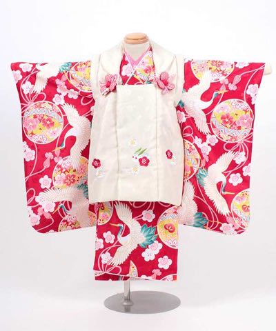 七五三(三歳) | 赤地に舞い鶴と手鞠 白被布に梅と兎