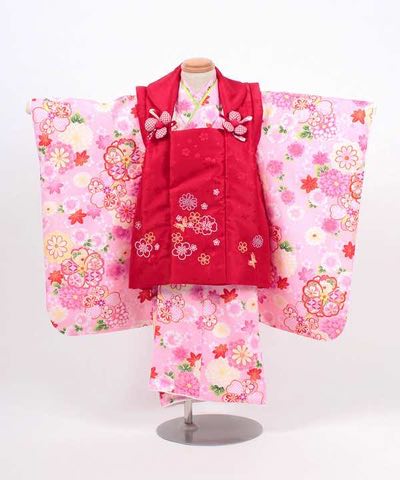 七五三(三歳) | 薄ピンク地に桜文と季節の花々 赤被布