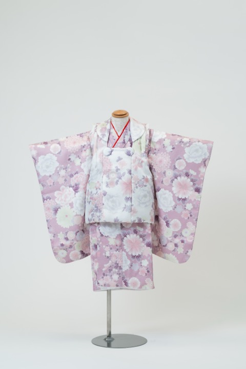 七五三(三歳) | 淡い紫色のパステルカラーの花尽くし×総柄の被布