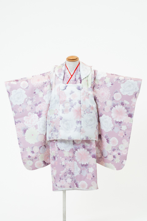 七五三(三歳) | 淡い紫色のパステルカラーの花尽くし×総柄の被布