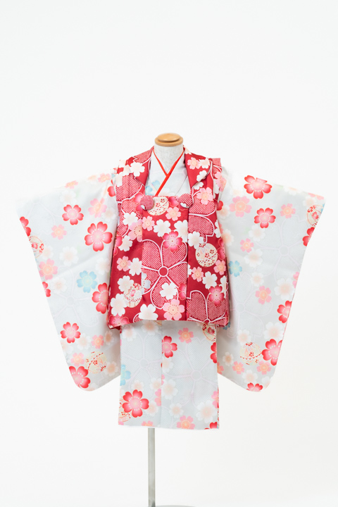 七五三(三歳) | 淡いミントグリーンの満開の桜尽くし×赤(柄)の被布