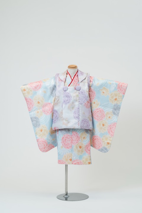 七五三(三歳) | 水色地に華やかなで美しいカメリア×総柄の被布