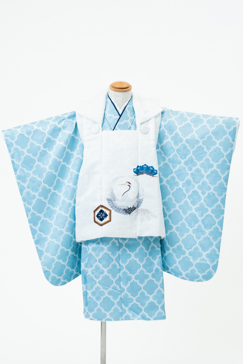 七五三（三歳男の子）| 水色地にモロッカン柄、白地に鶴松模様