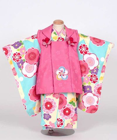 七五三(三歳) | 水色地に梅の花 ワンポイントピンク被布