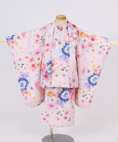 七五三(三歳)| 淡いピンクに咲く鮮やかな花