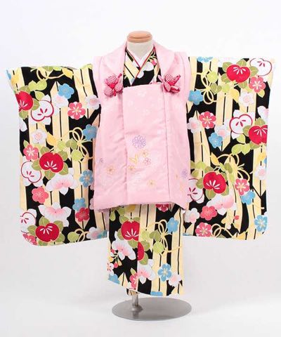 七五三(三歳) | 黒地に矢絣 葵と梅 薄ピンク被布