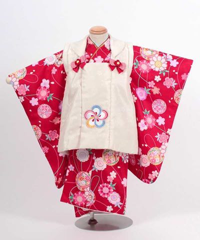 七五三(三歳) | 赤地に鞠と水引 ワンポイント白被布
