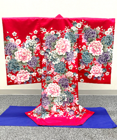 産着(お宮参り) | 赤色地に大きな牡丹