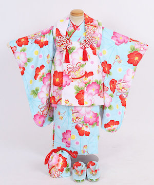 七五三(三歳)｜水色地に桜と蝶の舞い