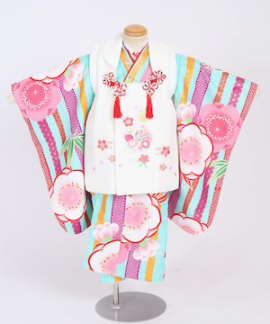 七五三(三歳)｜水色地にストライプと紅白梅