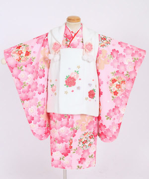 七五三(三歳)｜桃色地に咲き誇る桜