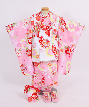 七五三(三歳)｜桃色地に手毬と花模様