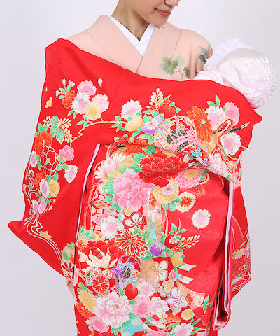 産着(お宮参り) | 鮮やか赤に咲き誇る花々と瑞鳥文様