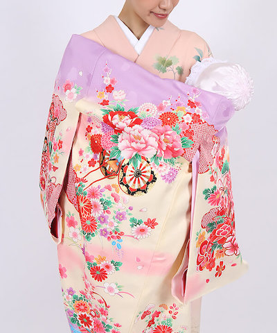 産着(お宮参り) | 淡いクリーム地に咲く四季の花と御所車