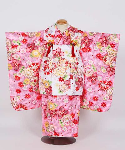 七五三(三歳) | ピンク地の総絞り調と花々 豪華白被布