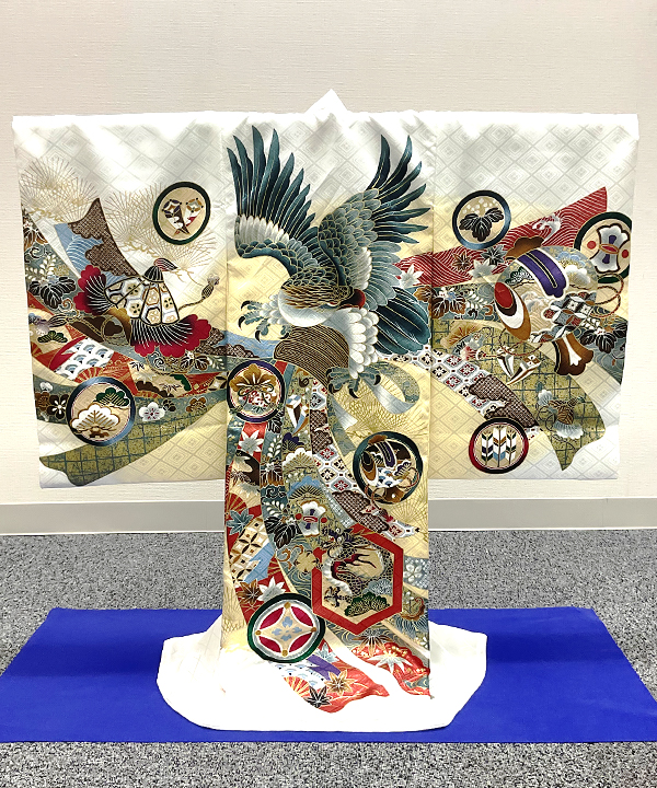 産着(お宮参り) | 白地に鷹と吉祥文様