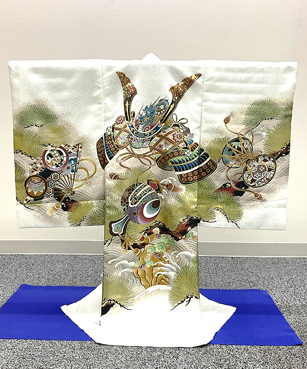 産着(お宮参り) | 白地に兜と松