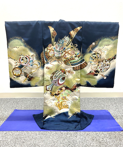 産着(お宮参り) | 紺地に兜と鯉の滝登り
