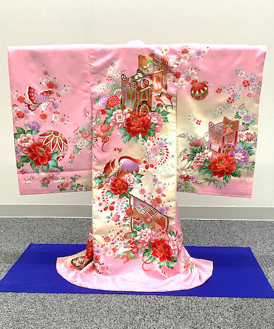 産着(お宮参り) | ピンク地に御所車と牡丹