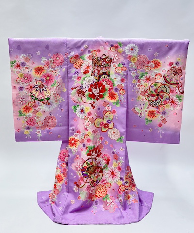 産着(お宮参り) | 藤色地に御所車と手毬