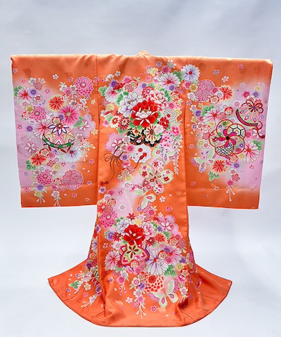 産着(お宮参り)｜橙地に御所車と花模様