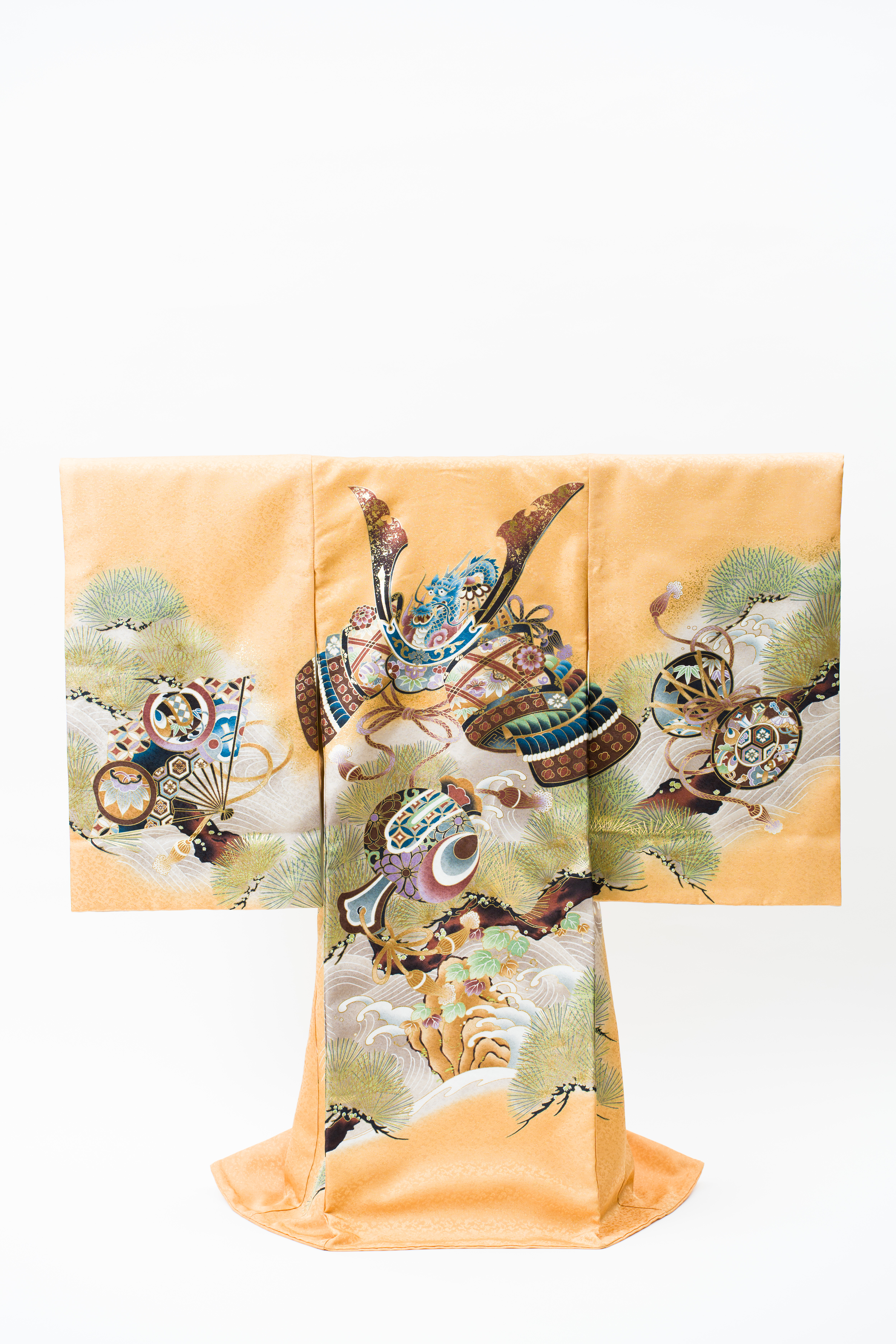 産着(お宮参り)｜山吹色に兜と鯉のぼり 松の意匠