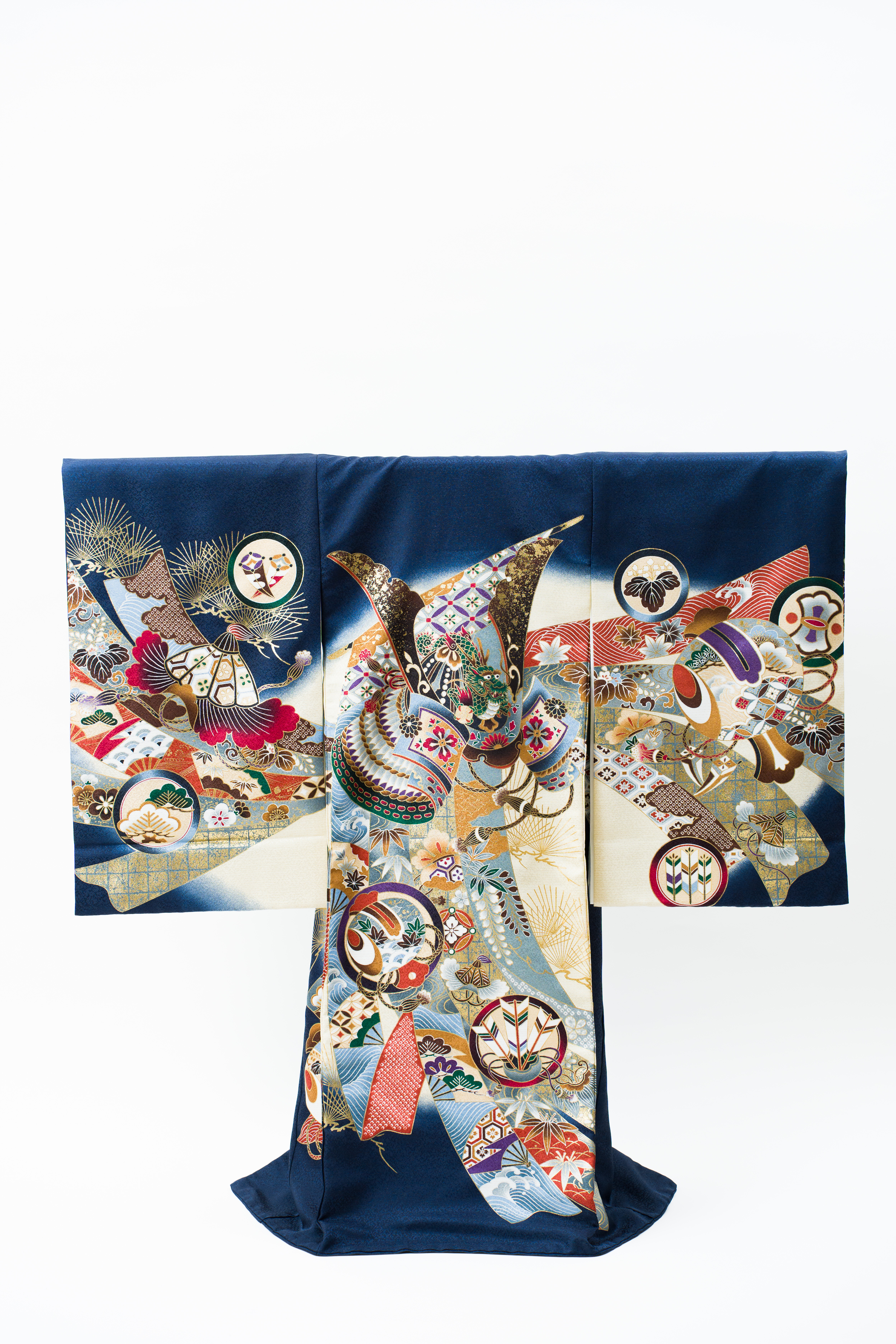 産着(お宮参り)｜紺地に兜と束ね熨斗 宝尽くしの吉祥文様