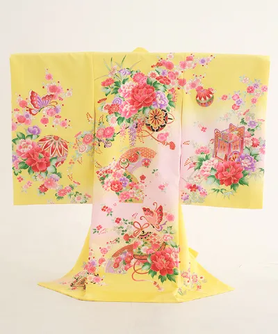 産着(お宮参り)｜黄地にピンクぼかしと牡丹 扇面と蝶の吉祥文様
