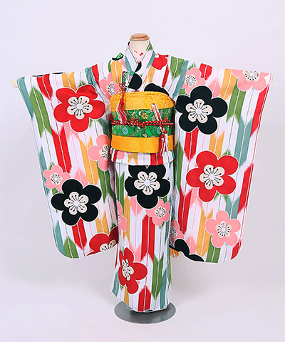 七五三(七歳) |カラフルな矢絣に梅の花