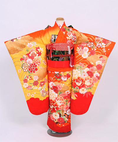 七五三(七歳) |橙と黄色地に雲取りと芍薬牡丹