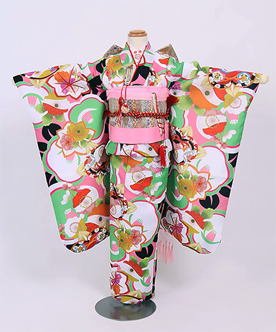 七五三(七歳) |緑地に大きな椿と紅葉柄