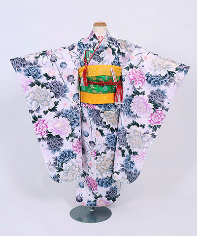 七五三(七歳) |薄紫地に大きな牡丹の花