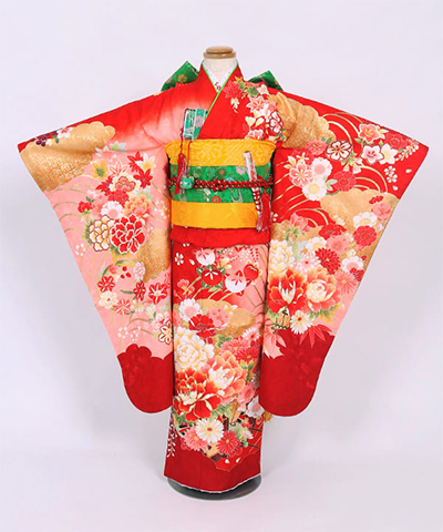 七五三(七歳) |紅色とピンク地に雲取りと芍薬牡丹