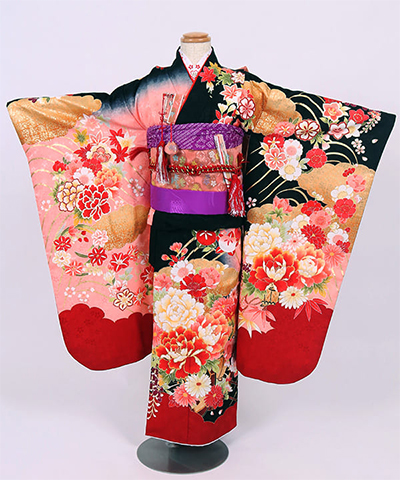 七五三(七歳) |ピンクと黒地に芍薬牡丹