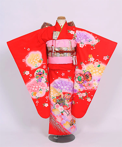 七五三(七歳) |赤地に祝い絵と花霞