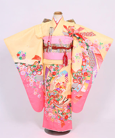 七五三(七歳) |クリーム地に熨斗柄と桜