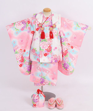 七五三(三歳) | ピンク地に扇と花々の彩り
