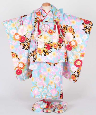七五三(三歳) | 水色地に菊と桜 水色被布