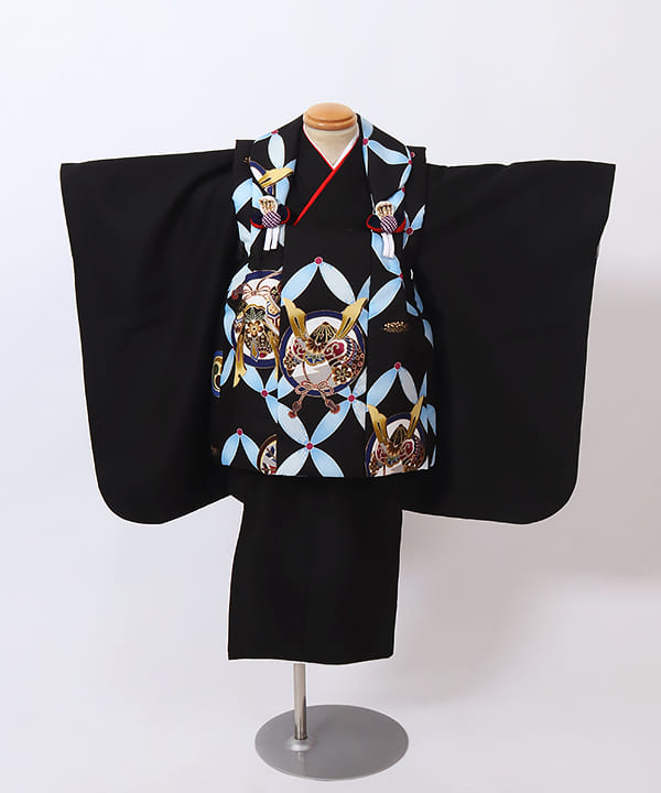 七五三（三歳男の子）| 黒地に兜と菱文様