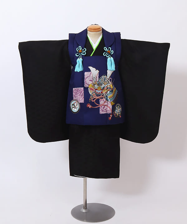 七五三（三歳男の子）| 紺地に兜と松竹梅