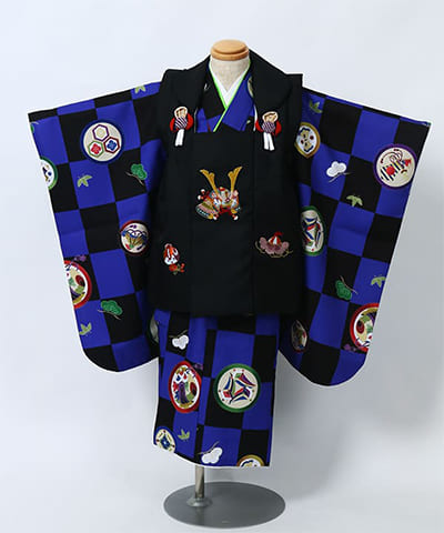 七五三（三歳男の子）| 市松模様に兜と宝尽くし