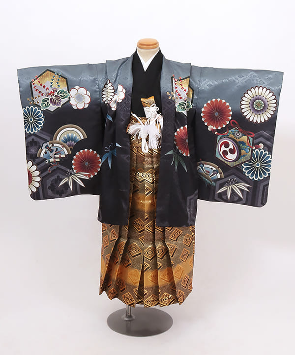 七五三(五歳) | 黒地に兜と吉祥文