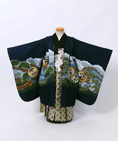 七五三(五歳) | 紺地に山水と宝尽くし文様