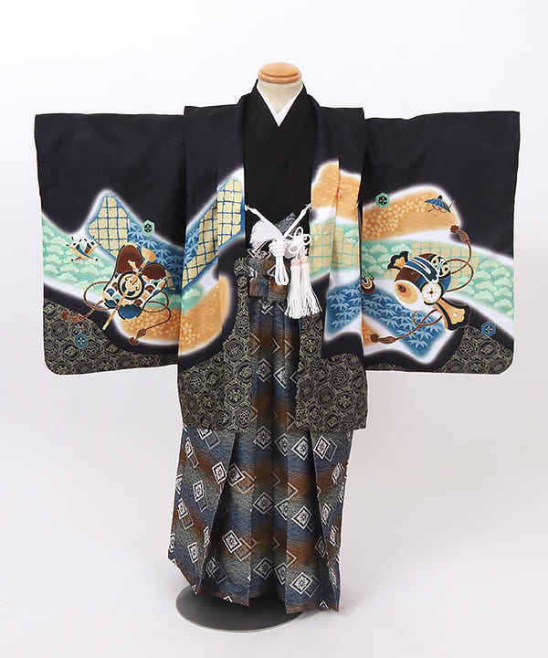 七五三(五歳) | 黒地に打出の小槌文 グラデーションの花菱紋袴