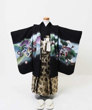七五三(五歳) | 黒地 山々に吉祥文様と大鷹