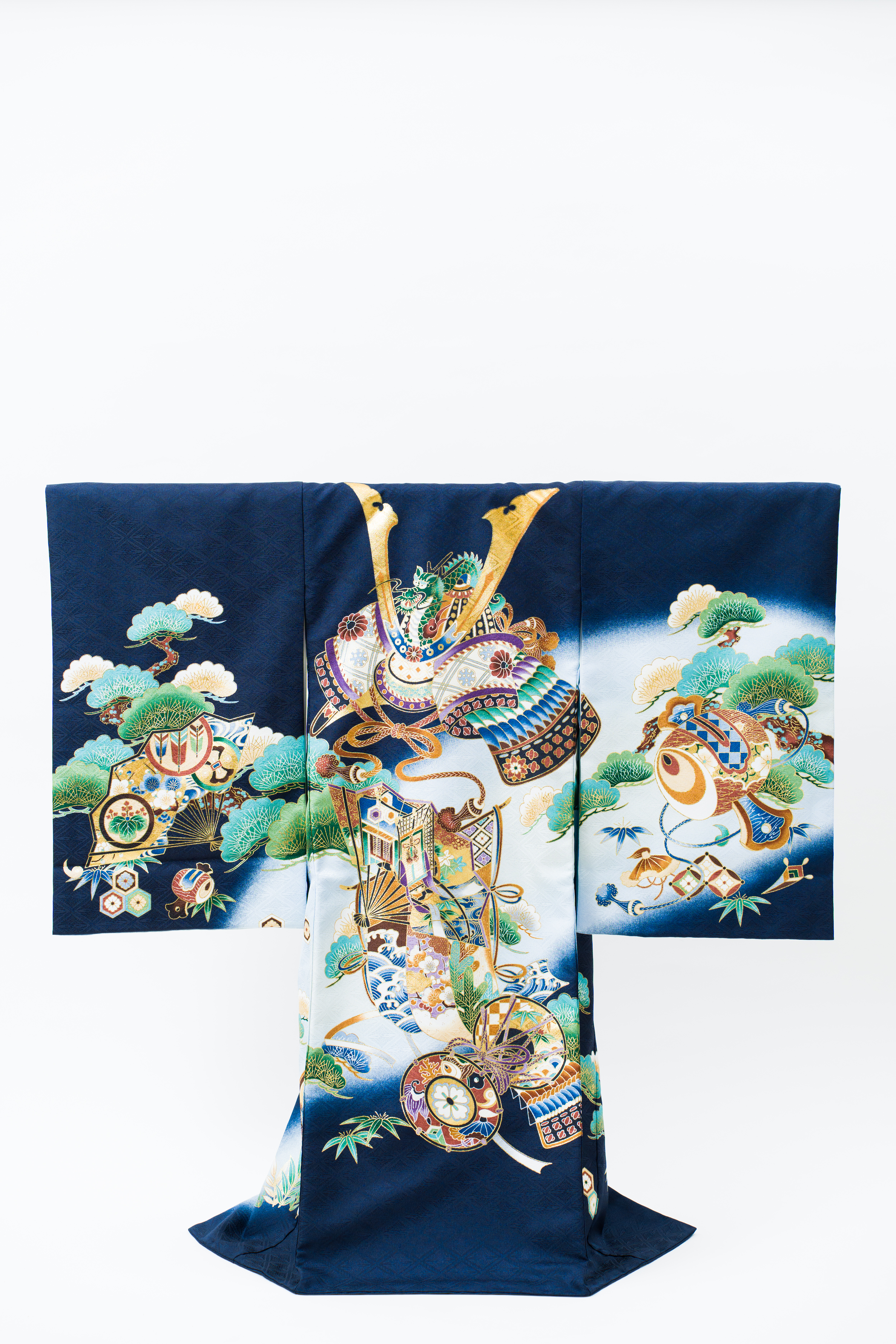 産着（お宮参り）| 紺地に兜と松 宝尽くし