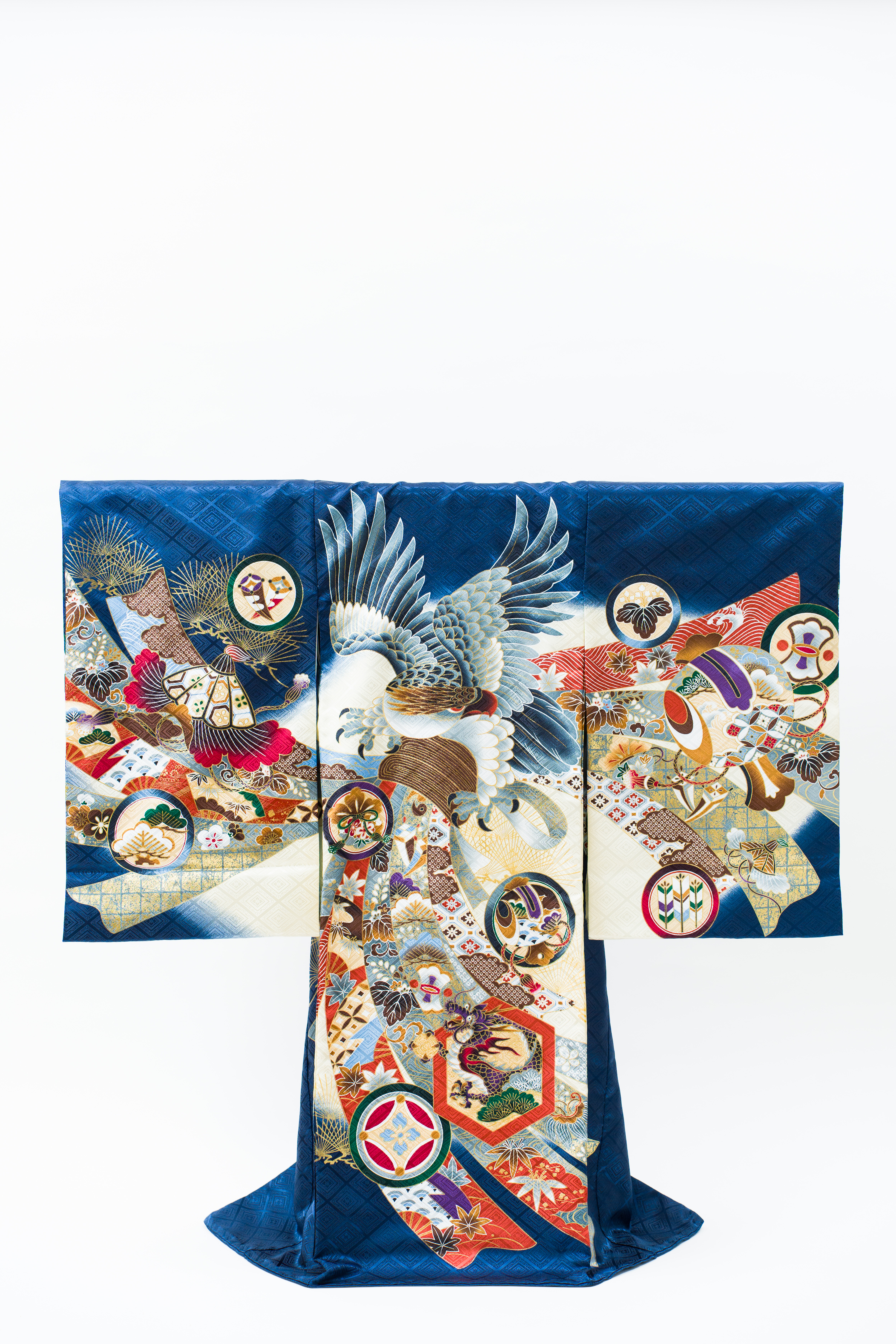 産着（お宮参り）| 紺地に鷹と吉祥文様