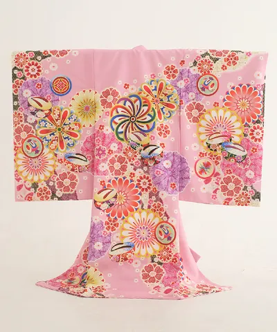 産着(お宮参り) | ピンク地に花車と貝合わせ