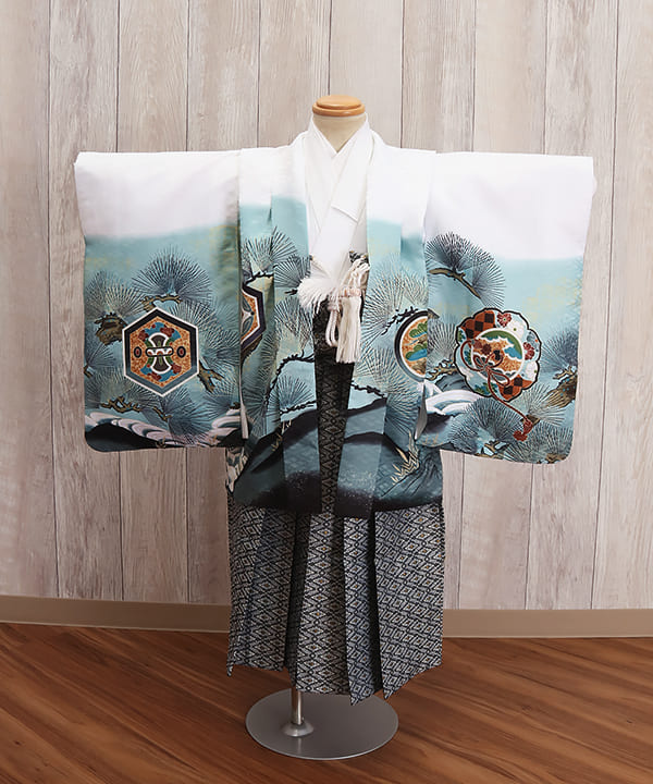 七五三(三歳男の子) | 白×青ぼかしに松と吉祥文様